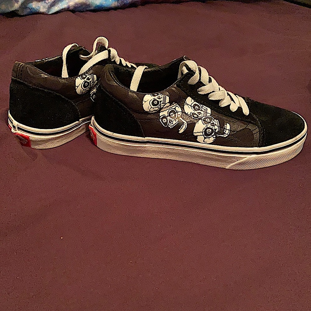 Barely used Vans. - Picture 1 of 4